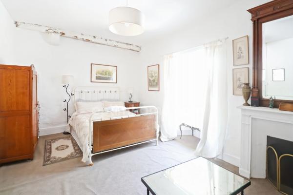 Maison de charme  de 104 m² - 4 pièces - 3 chambres ave cour et garage -  MAGNAC LAVAL (87)