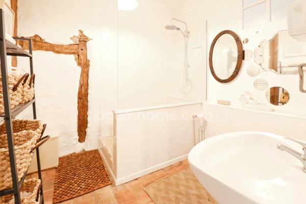 Maison de charme  de 104 m² - 4 pièces - 3 chambres ave cour et garage -  MAGNAC LAVAL (87)