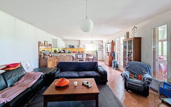 Maison à vendre    4 pièces •  Rochemaure