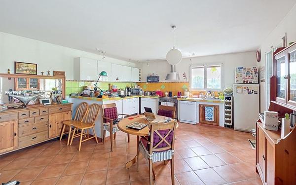 Maison à vendre    4 pièces •  Rochemaure