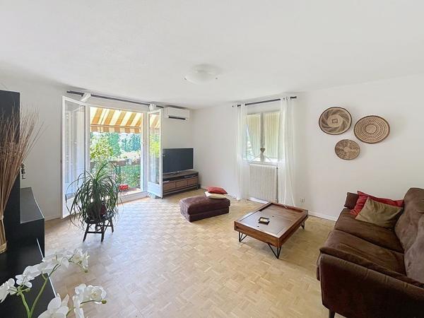 Appartement 3 pièces- AIX OUEST- DERNIER ETAGE- VUE DEGAGEE