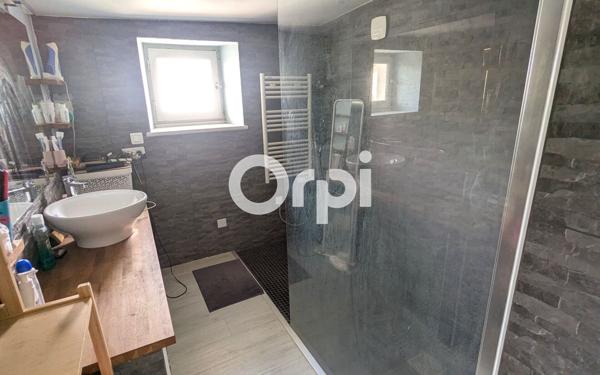 Maison à vendre    5 pièces •  Veyre-Monton