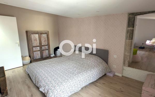 Maison à vendre    5 pièces •  Veyre-Monton