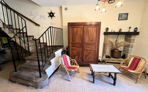 Maison à vendre    7 pièces •  Les Vans