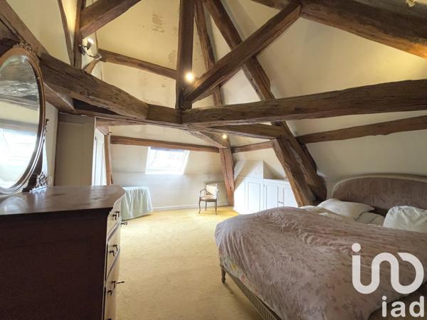 Maison 9 pièces de 210 m² à Cesson (77240)