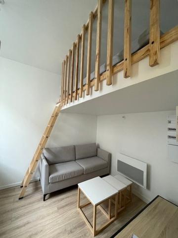 Studio avec mezzanine meublé !