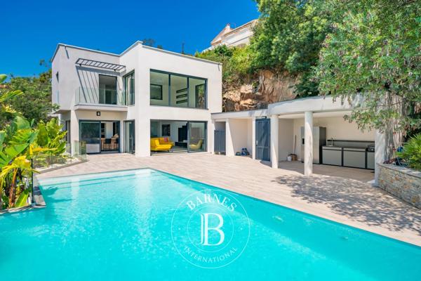 Mandelieu-la-Napoule, Villa 5 Chambres -  303 m² à vendre