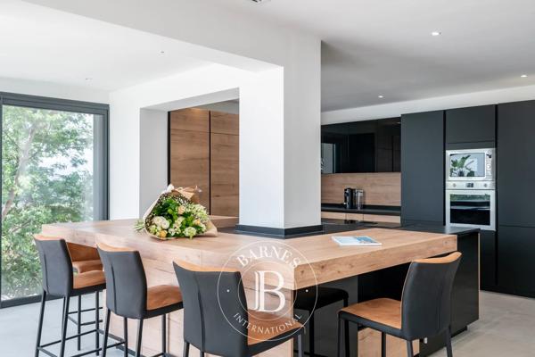 Mandelieu-la-Napoule, Villa 5 Chambres -  303 m² à vendre