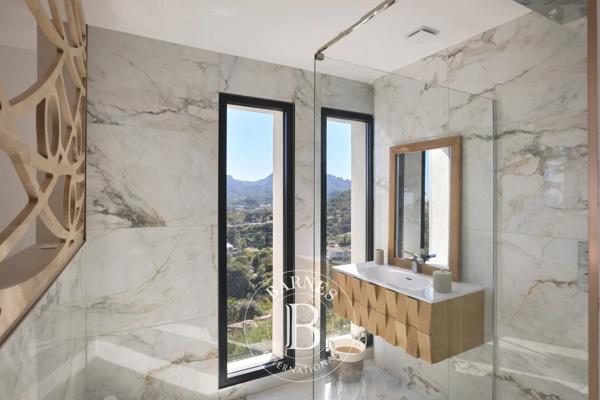Mandelieu-la-Napoule, Villa 5 Chambres -  303 m² à vendre