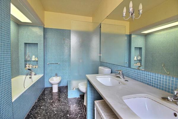 Brive Hypercentre : Maison de caractère 230m² avec Terrasse, 2 Garages + local pro 80m²