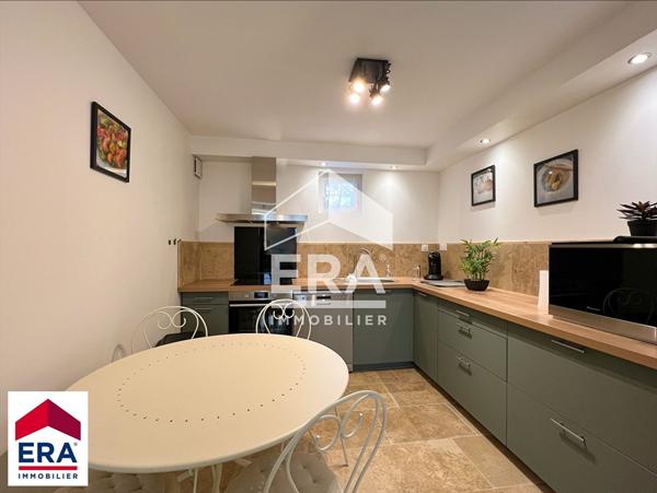 Rez-de-jardin rénové, tout à pied, extérieur et stationnement