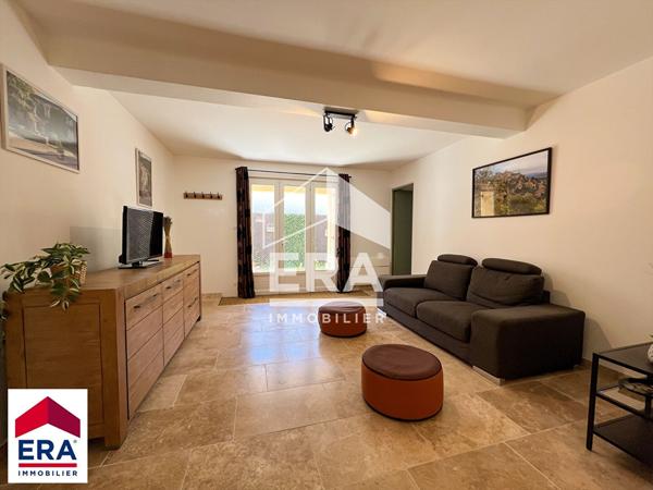 Rez-de-jardin rénové, tout à pied, extérieur et stationnement