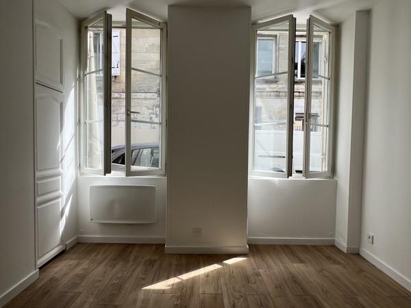 Élégant T2 rénové de 40 m² dans immeuble en pierre – À deux pas de la place Amédée Larrieu