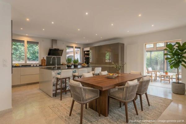 Ecully - Maison familiale d'environ 283 m² - Parc de 4600 m² avec piscine - 5 chambres - Garages