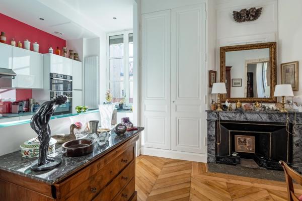 Lyon 2 - Ainay - Grand 6 pièces au 2ème étage de 172 m² - 4 chambres