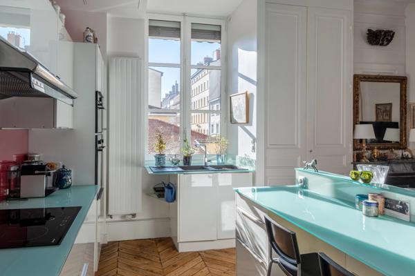 Lyon 2 - Ainay - Grand 6 pièces au 2ème étage de 172 m² - 4 chambres