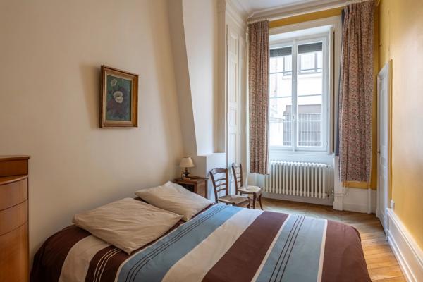 Lyon 2 - Ainay - Grand 6 pièces au 2ème étage de 172 m² - 4 chambres