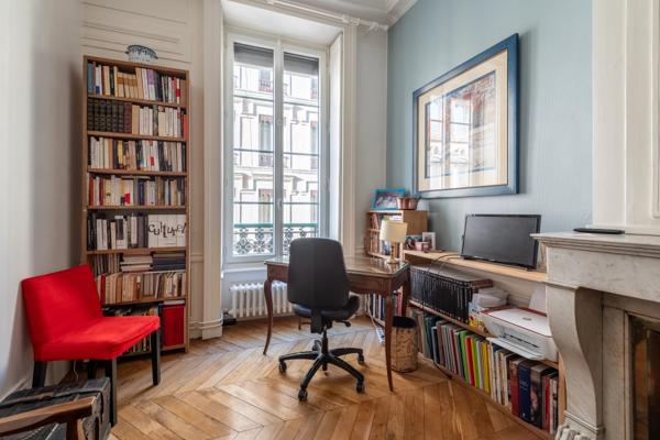 Lyon 2 - Ainay - Grand 6 pièces au 2ème étage de 172 m² - 4 chambres