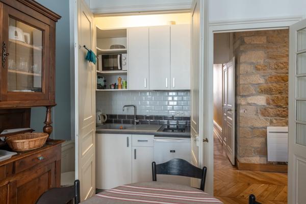 Lyon 2 - Ainay - Grand 6 pièces au 2ème étage de 172 m² - 4 chambres