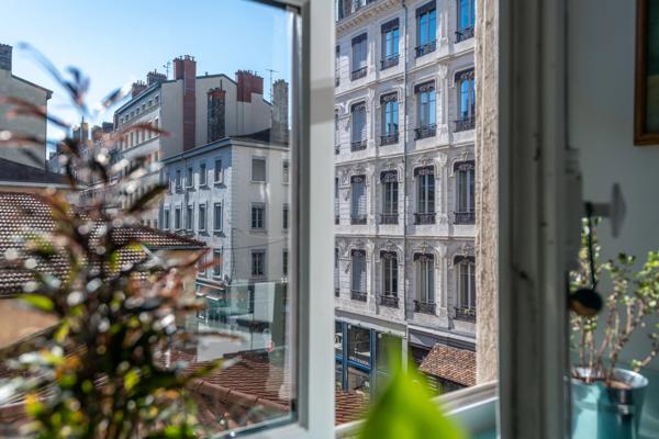 Lyon 2 - Ainay - Grand 6 pièces au 2ème étage de 172 m² - 4 chambres