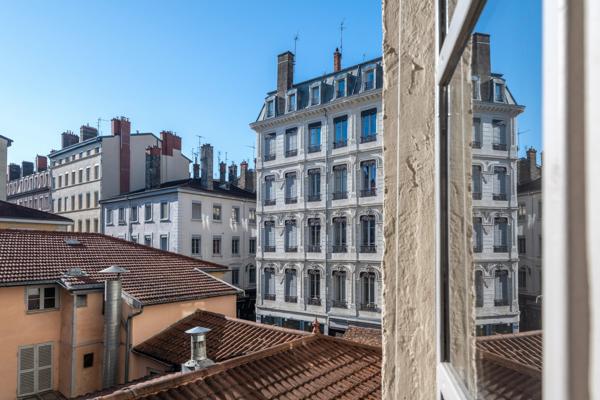 Lyon 2 - Ainay - Grand 6 pièces au 2ème étage de 172 m² - 4 chambres