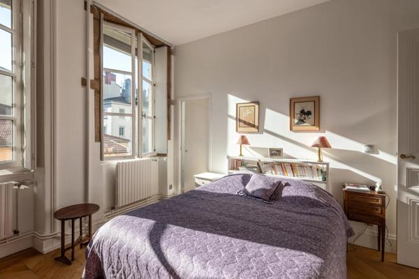 Lyon 2 - Ainay - Grand 6 pièces au 2ème étage de 172 m² - 4 chambres