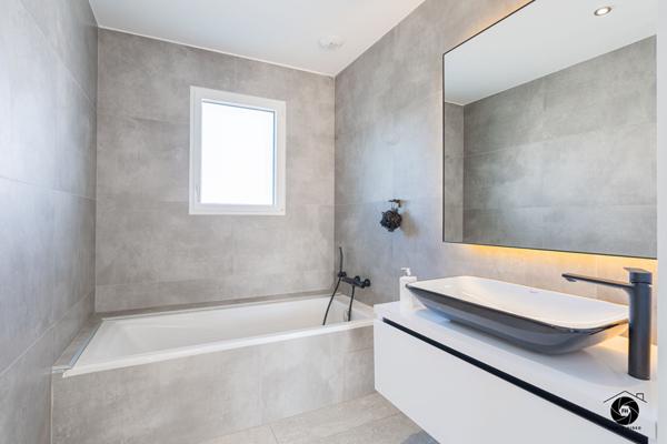 Maison Angers / Saint-Barthélemy-d'Anjou 202m2 de 7 pièces