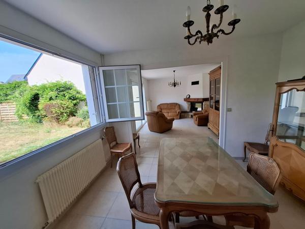 MONTREUIL JUIGNE, PLEIN CENTRE, 3 CHAMBRES