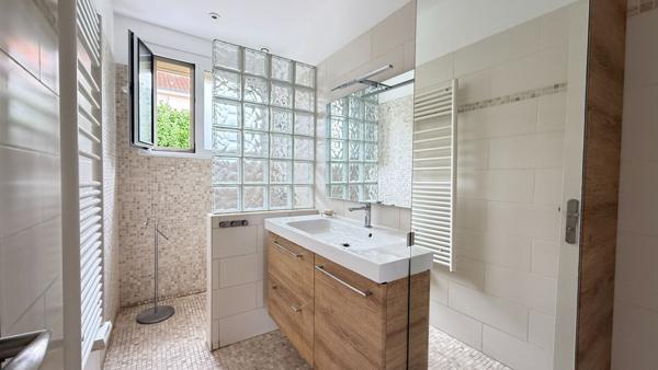 LA ROCHE SUR YON, LE BOURG, MAISON DE PLAIN PIED EXCLUSIVITE AMANDA