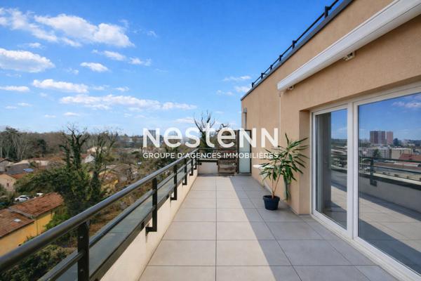 proche TRAMWAYS : MAGNIFIQUE T4 en toit terasse sans vis à vis