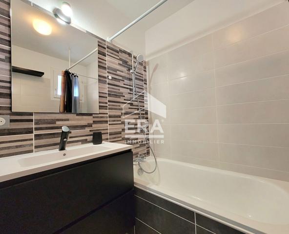 LOCATION - BILLERE TONKIN : T1 meublé de 20 m² avec balcon et parking