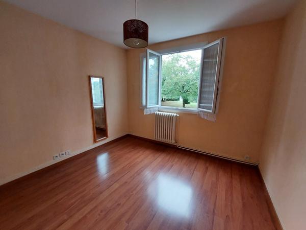 Appartement t2 - cave et parking