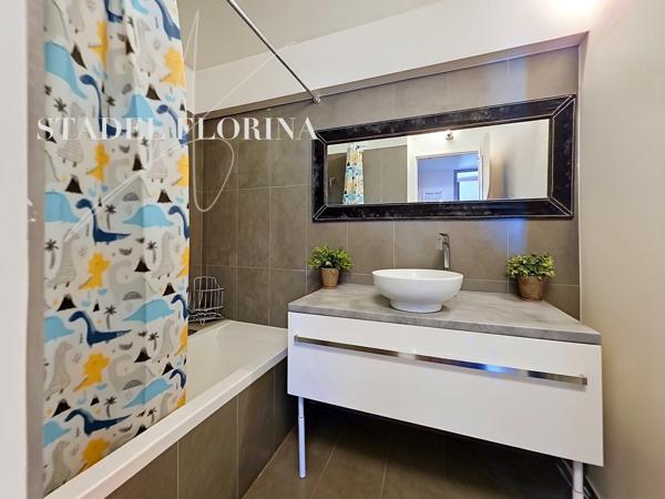 Appartement
         2 pièces
        - 52 m² Exclusivité 298 000 € *
