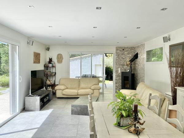 Roquevaire (13360) ROQUEVAIRE - 13360