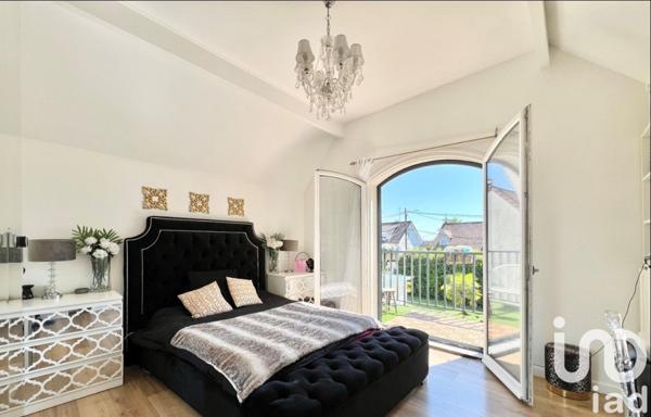 Maison à vendre 8 pièces 176 m² Chelles