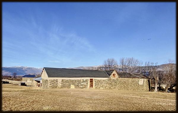 Saillagouse (66800) MAGNIFIQUE CORPS DE FERME