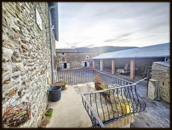 Saillagouse (66800) MAGNIFIQUE CORPS DE FERME