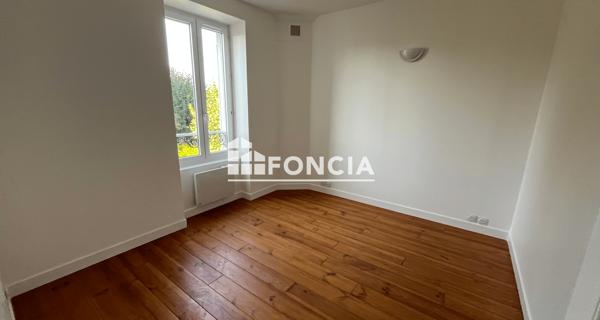 Location Appartement 3 pièces 51.66 m² - Corbeil-essonnes 91100