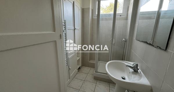 Location Appartement 3 pièces 51.66 m² - Corbeil-essonnes 91100