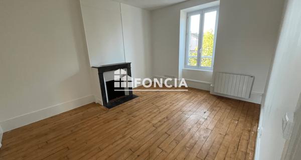 Location Appartement 3 pièces 51.66 m² - Corbeil-essonnes 91100