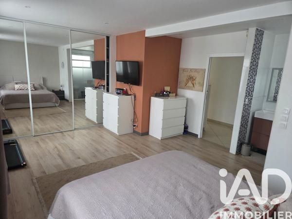 Maison à vendre 6 pièces 235 m² Combs-la-Ville