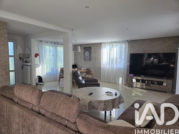 Maison à vendre 6 pièces 235 m² Combs-la-Ville