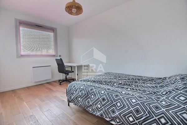 Appartement 4P au pied des métros de la Mairie