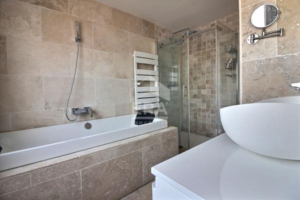 Appartement 4P au pied des métros de la Mairie