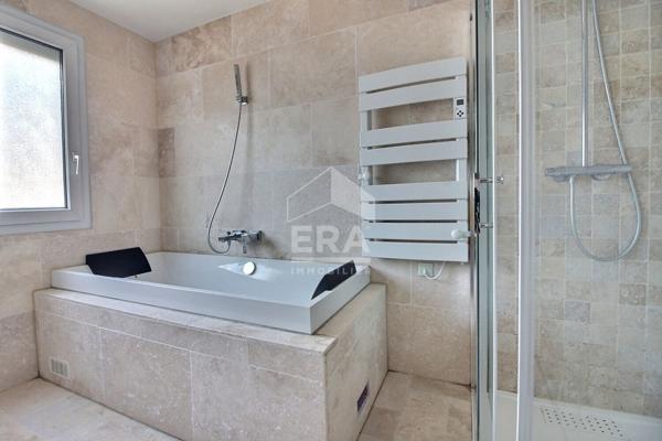 Appartement 4P au pied des métros de la Mairie