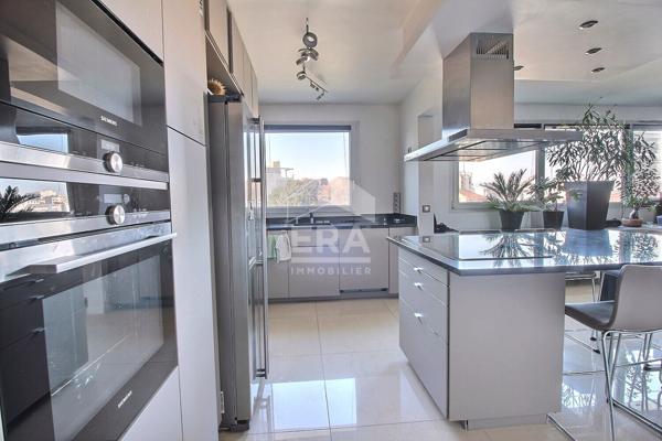 Appartement 4P au pied des métros de la Mairie