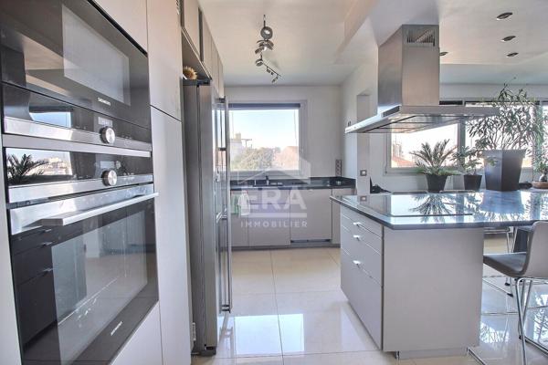 Appartement 4P au pied des métros de la Mairie