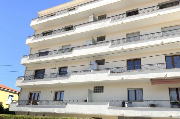 Appartement à vendre 1 pièces ANTIBES (06)