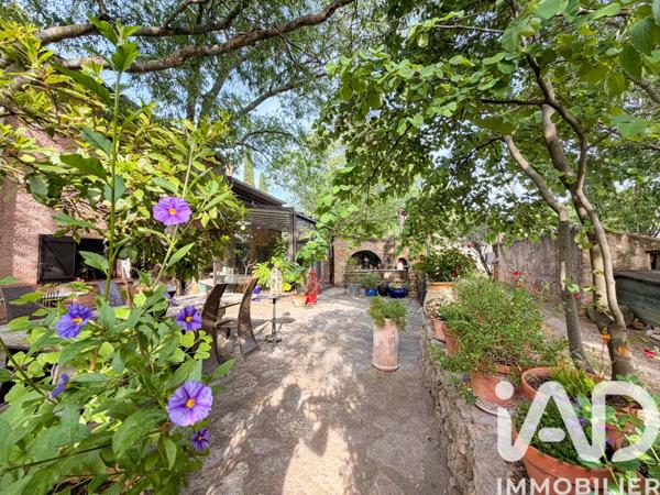 Maison à vendre 9 pièces 300 m² Cotignac