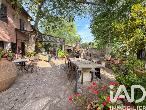 Maison à vendre 9 pièces 300 m² Cotignac